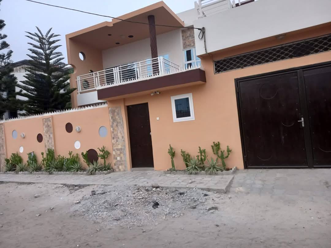 villa-moderne-du-type-r1-duplex-en-vente-a-agla-fidjrosse